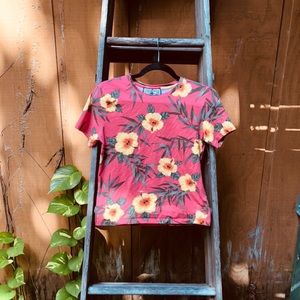 Fun Hawaiian T-shirt 🌺